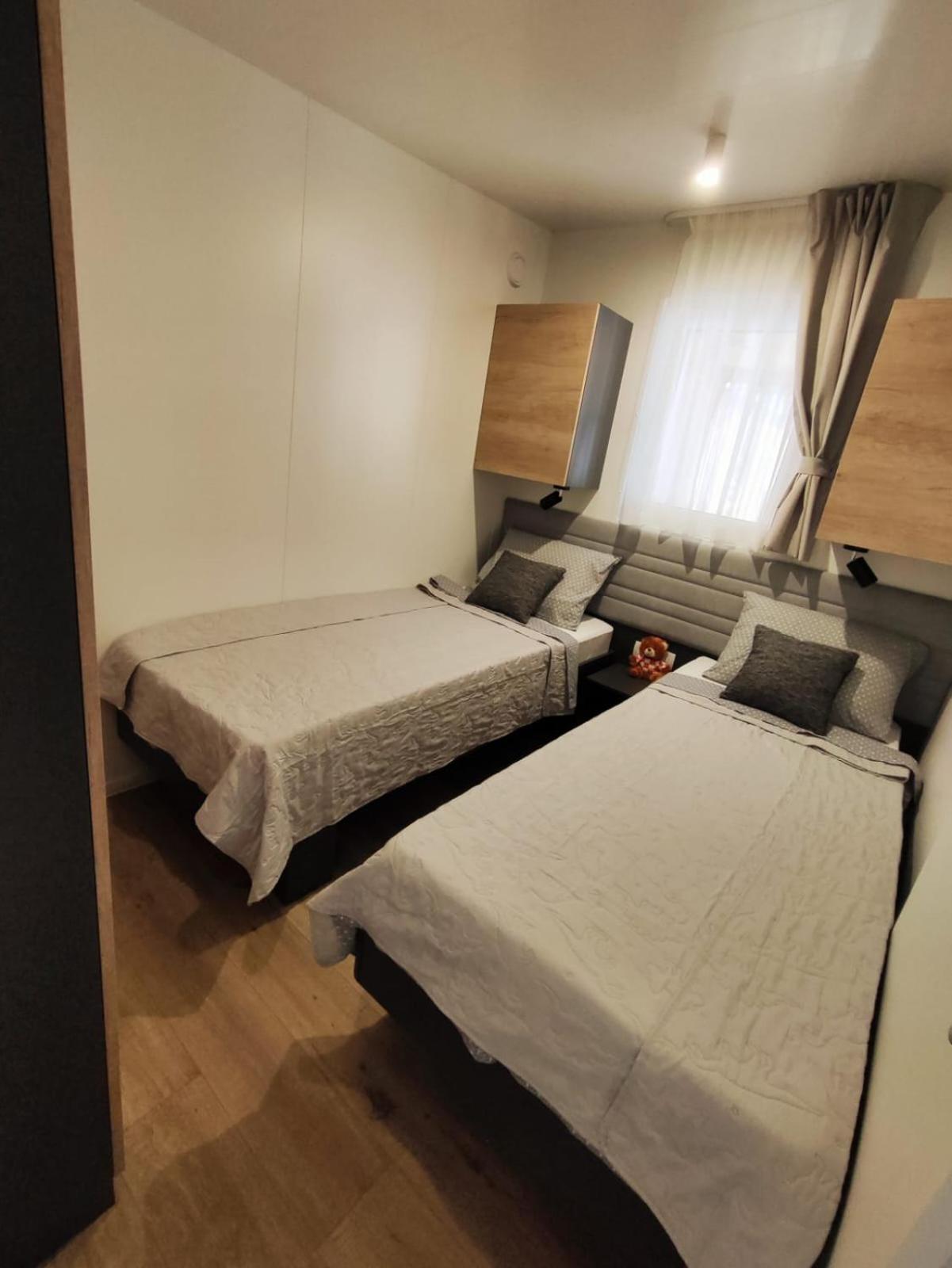 Mobile Home Kala Biograd Na Moru Zewnętrze zdjęcie